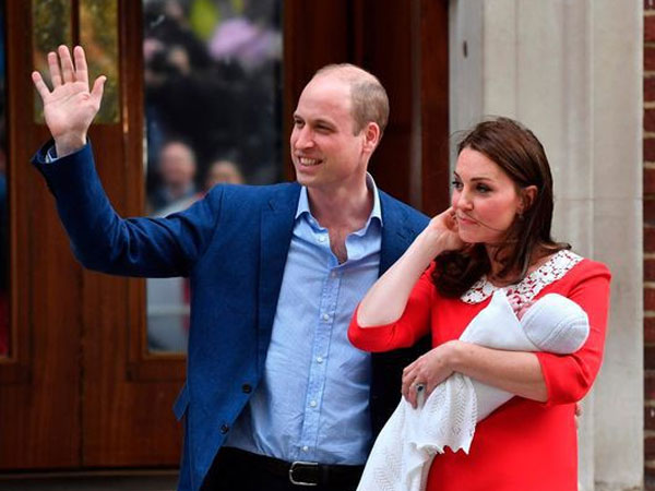 3 lần sinh con, Công nương Kate Middleton đã phá vỡ những nguyên tắc về sinh nở bất di bất dịch của Hoàng gia Anh