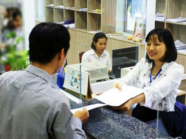 Hà Nội đề nghị công chức dán quy tắc ứng xử trên bàn làm việc