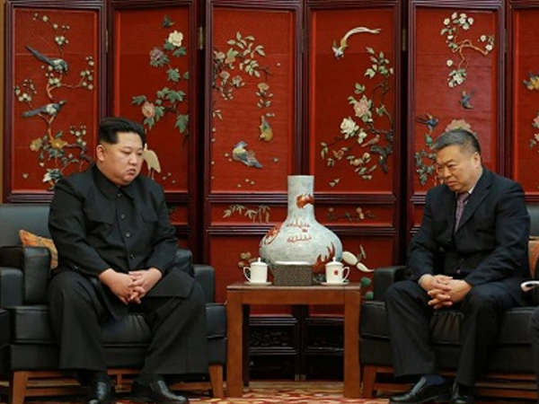 Kim Jong-un thăm sứ quán Trung Quốc để chia buồn về tai nạn xe buýt
