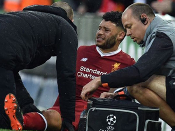 Liverpool nguy cơ mất trụ cột ở lượt về gặp Roma