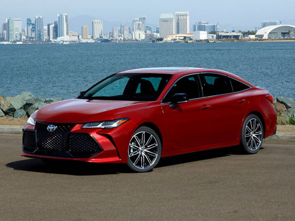 Toyota Avalon 2019 ra mắt: Nhiều công nghệ, giá từ 35.500 USD
