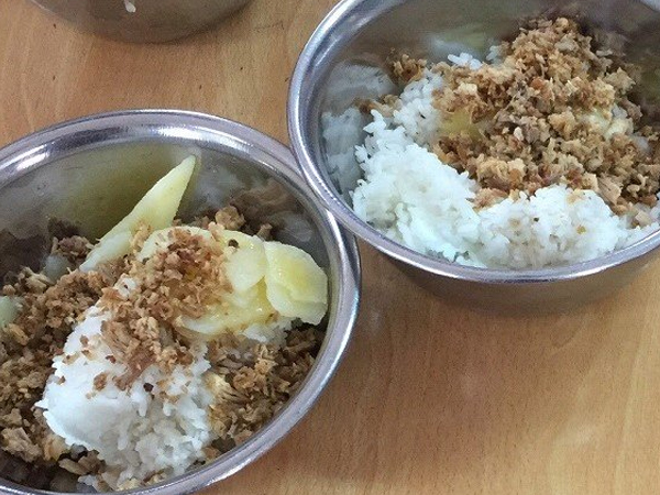 'Bớt xén khẩu phần bữa ăn của học sinh là tội ác'