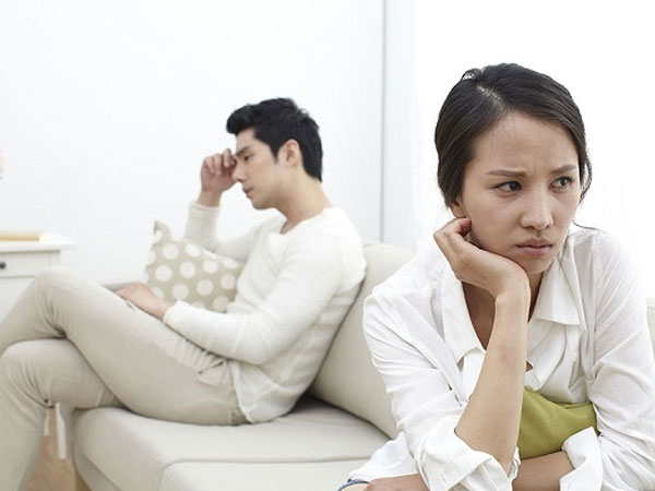 Chồng lạnh nhạt, thờ ơ với vợ khiến tôi 'say nắng' đồng nghiệp