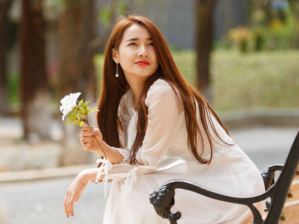 Kẻ xấu mạo danh Nhã Phương, đăng trạng thái trách móc Nam Em giữa lùm xùm tình ái?