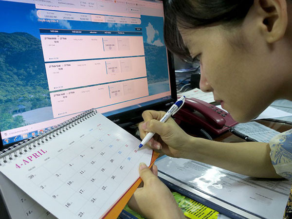 Vé máy bay 'nhảy múa' dịp cao điểm