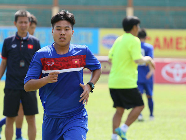 Cầu thủ U19 Việt Nam suýt gãy chân vì đối thủ châu Phi đá bạo lực