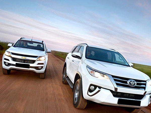 So sánh Chevrolet Trailblazer 2018 và Fortuner 2017: Cuộc lật đổ 'ngai vàng'