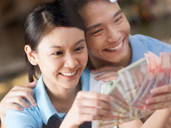 Tâm sự nhức nhối: Mỗi tháng, chồng các mẹ đi làm về tự nguyện đưa vợ được bao nhiêu tiền?