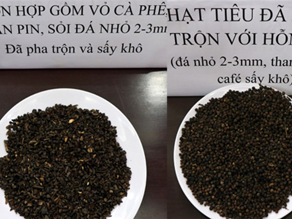 Video: Phế phẩm cà phê nhuộm bột pin được trộn vào hồ tiêu