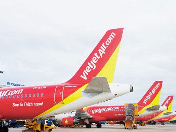 Chim va vào máy bay, Vietjet Air phải hủy nhiều chuyến dịp lễ 30/4-1/5