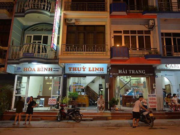 Nghỉ lễ 30/4 - 1/5: Nhà nghỉ, khách sạn đồng loạt tăng giá nhưng vẫn 'cháy' phòng, vé xe khách khan hiếm