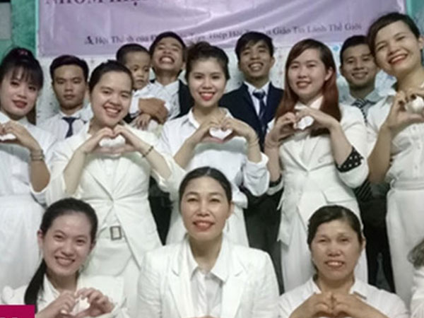 Thêm hàng chục học sinh, sinh viên theo Hội Thánh Đức Chúa Trời