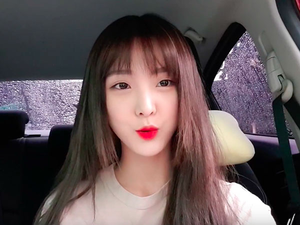 Không hổ danh hot girl hàng đầu Thái Lan, Nene tung clip cover 'Em gái mưa' bằng tiếng Việt cực ngọt