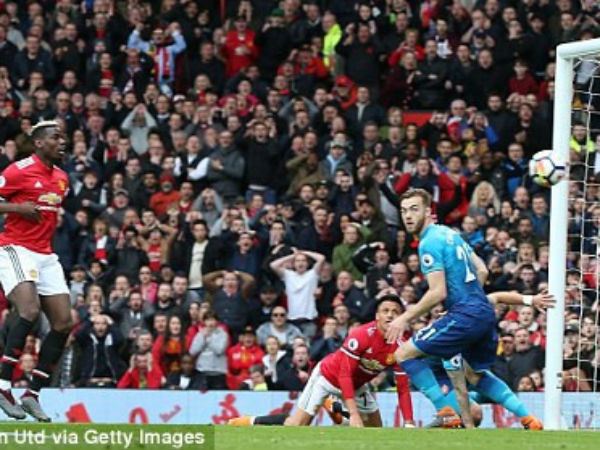 Man Utd 2-1 Arsenal: Fellaini tỏa sáng phút bù giờ