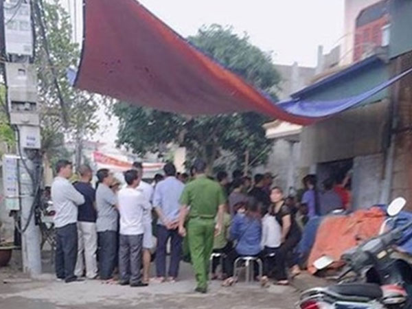 Bé 9 tuổi chết bí ẩn: Mẹ vào viện tâm thần