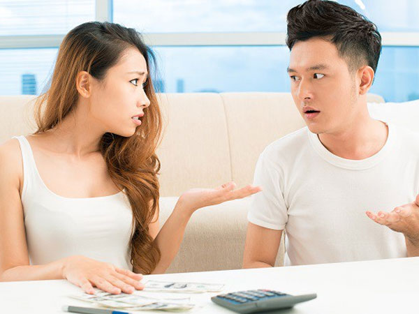 Cô gái bị 'ném đá' vì chỉ ở nhà chờ chồng cho tiền tiêu vẫn đòi ly hôn, nhưng ít ai hiểu sự thật đằng sau