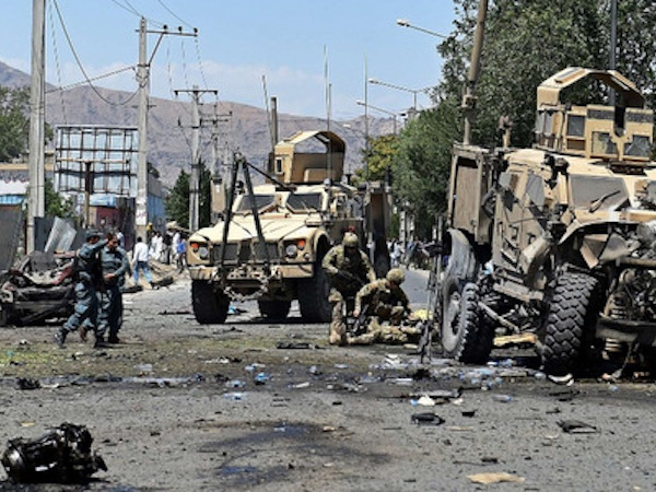 Đánh bom nhằm vào đoàn xe NATO tại Afghanistan, 11 trẻ em thiệt mạng