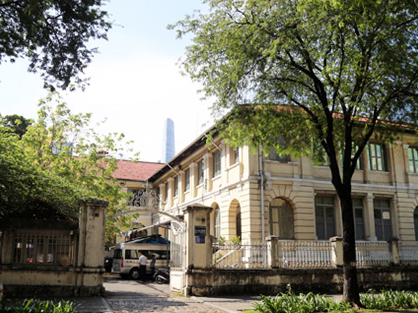 Tòa nhà 130 tuổi ở Sài Gòn có nguy cơ bị phá bỏ