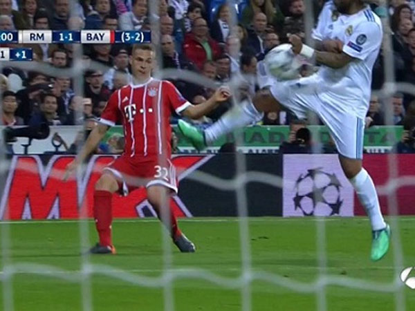 Bayern bị từ chối hai quả phạt đền trên sân Real