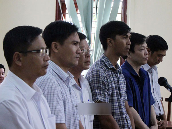 Diễn biến bất ngờ tại toà xử cựu GĐ ngân hàng và đại gia thuỷ sản