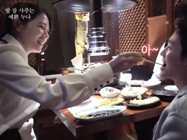Hậu trường Chị Đẹp Mua Cơm Ngon Cho Tôi: Son Ye Jin ân cần chăm sóc Jung Hae In