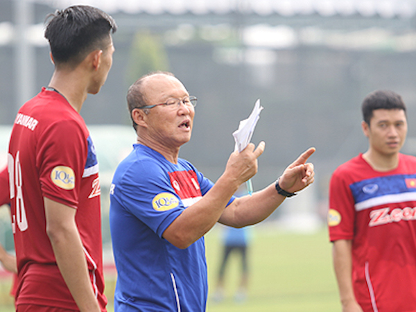 HLV Park Hang-seo không dự lễ bốc thăm AFF Cup 2018