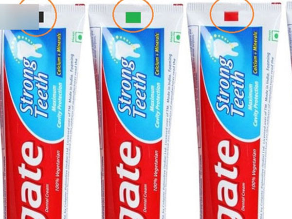 Màu đỏ và đen trên tuýp kem đánh răng "cảnh báo nguy hiểm": Đúng hay sai?