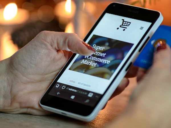 Nỗi lo khi đông khách của người bán hàng online