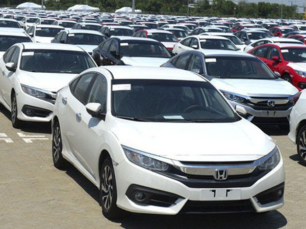 Vẫn còn 'lênh đênh', nhập khẩu ôtô nguyên chiếc bất ngờ suy giảm
