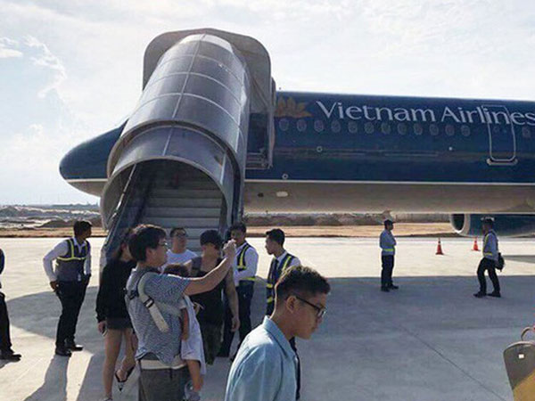 Vietnam Airlines xin lỗi hành khách sau vụ máy bay hạ cánh nhầm đường băng ở Cam Ranh