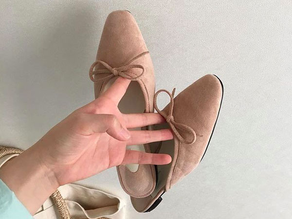 Khoanh vùng ngay 3 mẫu dép bệt này, vì đi lên chân nhìn còn sang hơn cả giày cao gót