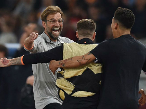 Klopp: 'Liverpool may mắn với thứ bóng đá điên rồ'