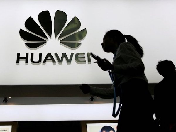 Mỹ cấm bán điện thoại Huawei, ZTE trong căn cứ quân sự