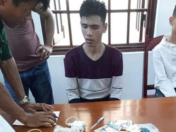 Phê cỏ Mỹ, nam thanh niên 'bay' khỏi tàu cao tốc