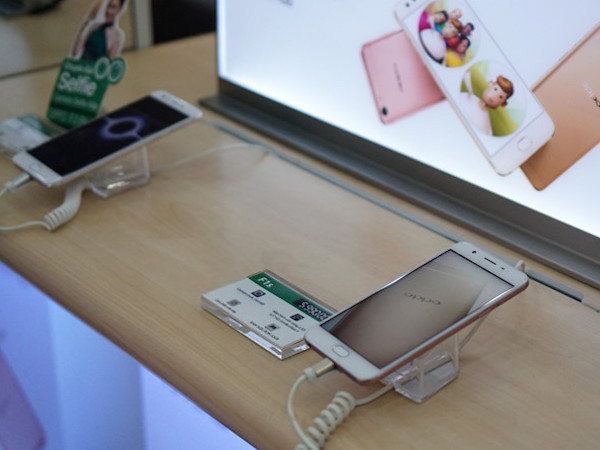 Thị trường di động VN: Đâu rồi HTC, Sony?