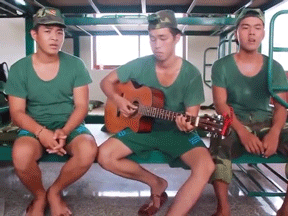 Bản cover 'Vợ tuyệt vời nhất' phiên bản ba chú bộ đội