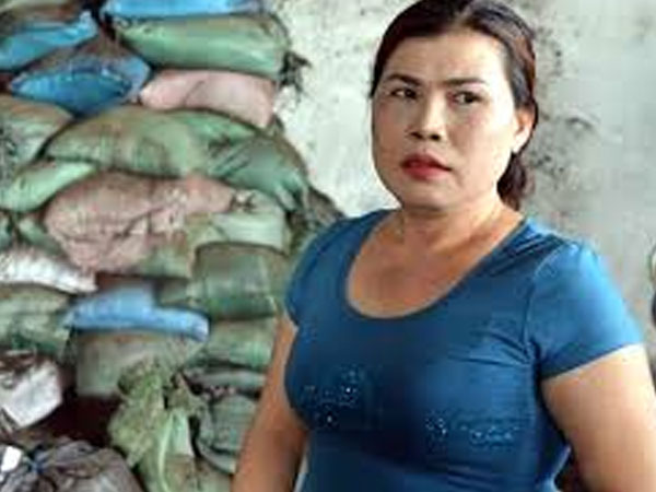 Bắt tạm giam 5 người trong vụ trộn tạp chất nhuộm pin vào hồ tiêu
