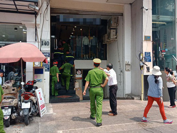 Hà Nội: Mâu thuẫn khi đi thang máy, cư dân vác dao chém nhau khiến ba người bị thương