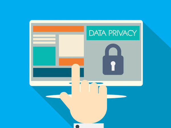 Người dùng nên chú ý đến các thông báo bảo mật được gửi vào email