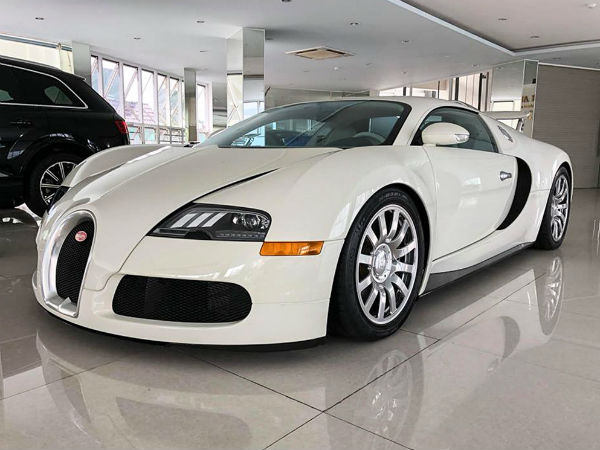 Bugatti Veyron độc nhất tại Việt Nam thay áo mới