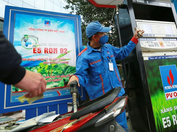 Khai tử xăng RON 95: Nguy cơ độc quyền, tăng giá thấy rõ