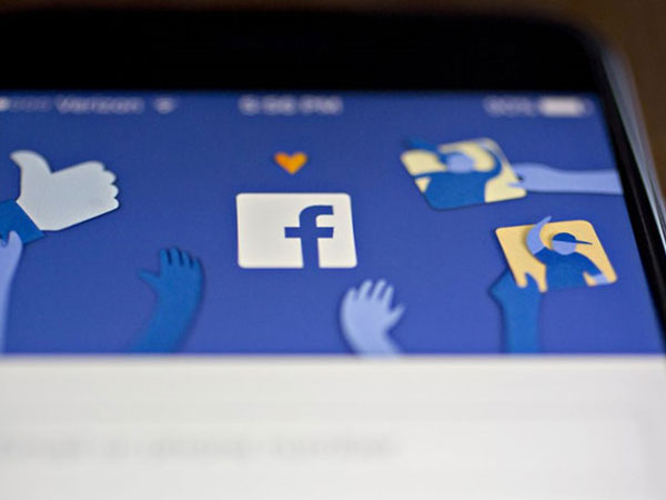 Không phải chuyện đùa, Facebook đang cân nhắc tung bản trả phí