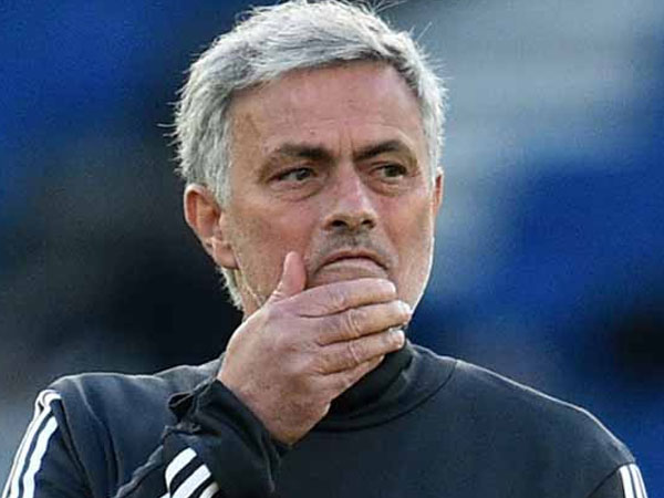 Mourinho nổi 'cơn tam bành' với Rashford & Martial