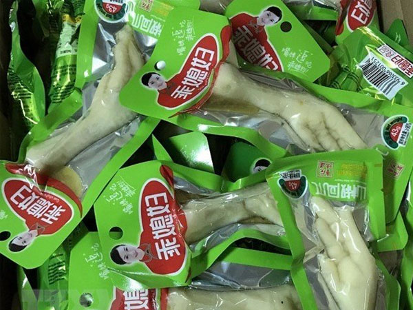 Sốt đồ nội địa Trung Quốc: Hàng Tàu ăn vô tư, quá liều mạng