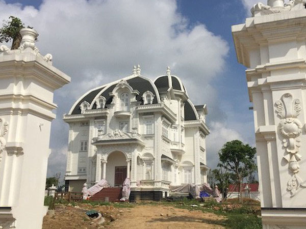 Xôn xao ngôi biệt thự rộng gần 2000m2 của cụ bà tuổi 78 ở Hà Tĩnh