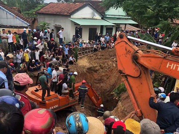 Đi đào giếng thuê, cụ ông bị đất đá vùi lấp sâu 8m, thiệt mạng