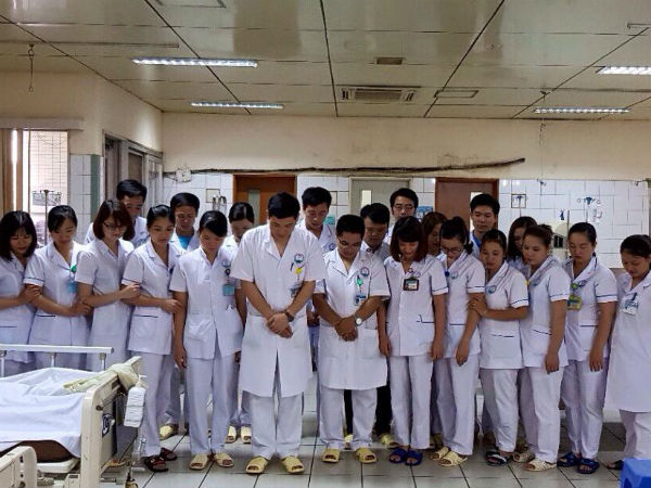 Đồng nghiệp của BS Hoàng Công Lương gửi lời cảm tạ đến gia đình các bệnh nhân quá cố sau sự cố chạy thận khiến 8 người tử vong