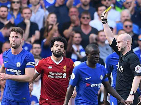 Klopp yêu cầu Salah chấm dứt trò ăn vạ