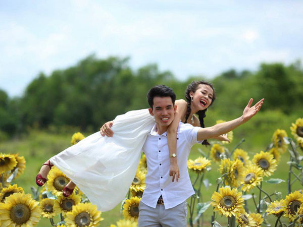 Mối tình vượt qua nhiều sóng gió của 'nàng hạt tiêu' cao 1,33 m