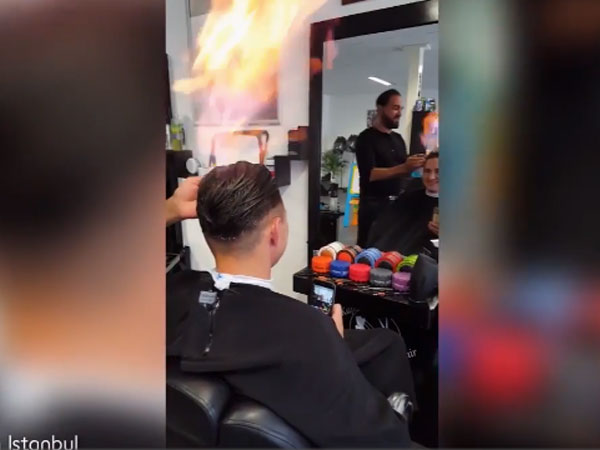 Salon ở Thổ Nhĩ Kỳ cắt tóc cho khách bằng lửa